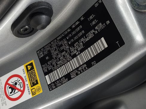 Used 2019 Toyota Highlander Limited image 35