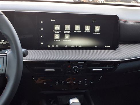 New 2026 Nissan Kicks SR w/ Cold Weather Package image 16