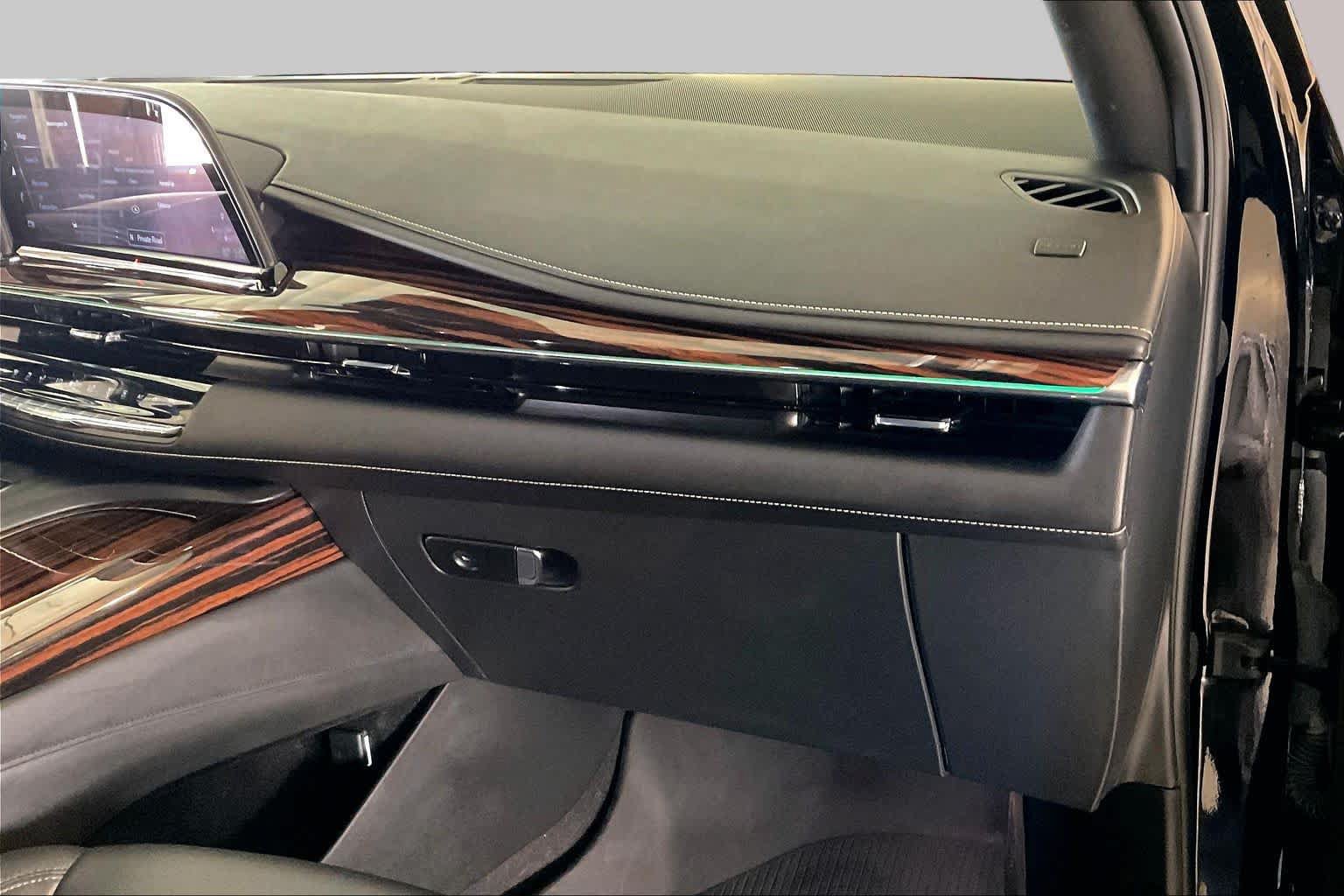 Used 2023 Cadillac Escalade Luxury RWD image 16