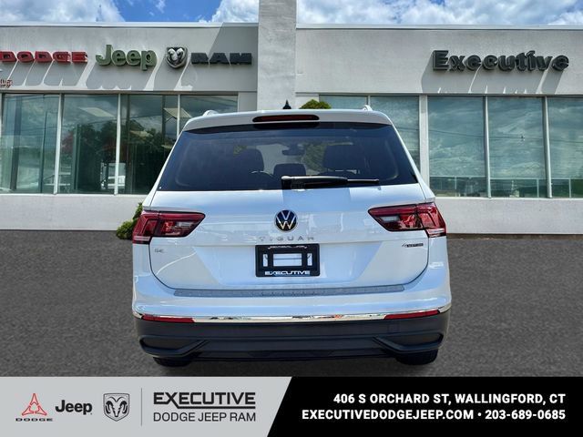 Used 2023 Volkswagen Tiguan SE AWD/4WD image 3