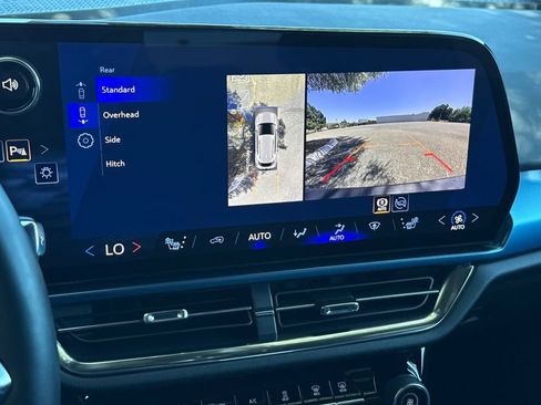 Used 2026 Chevrolet Equinox EV LT FWD image 23