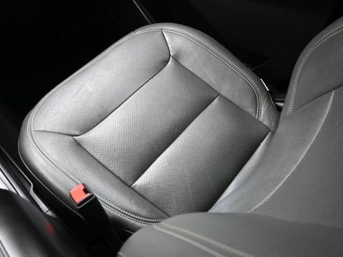 Used 2021 Ford Explorer XLT RWD image 11