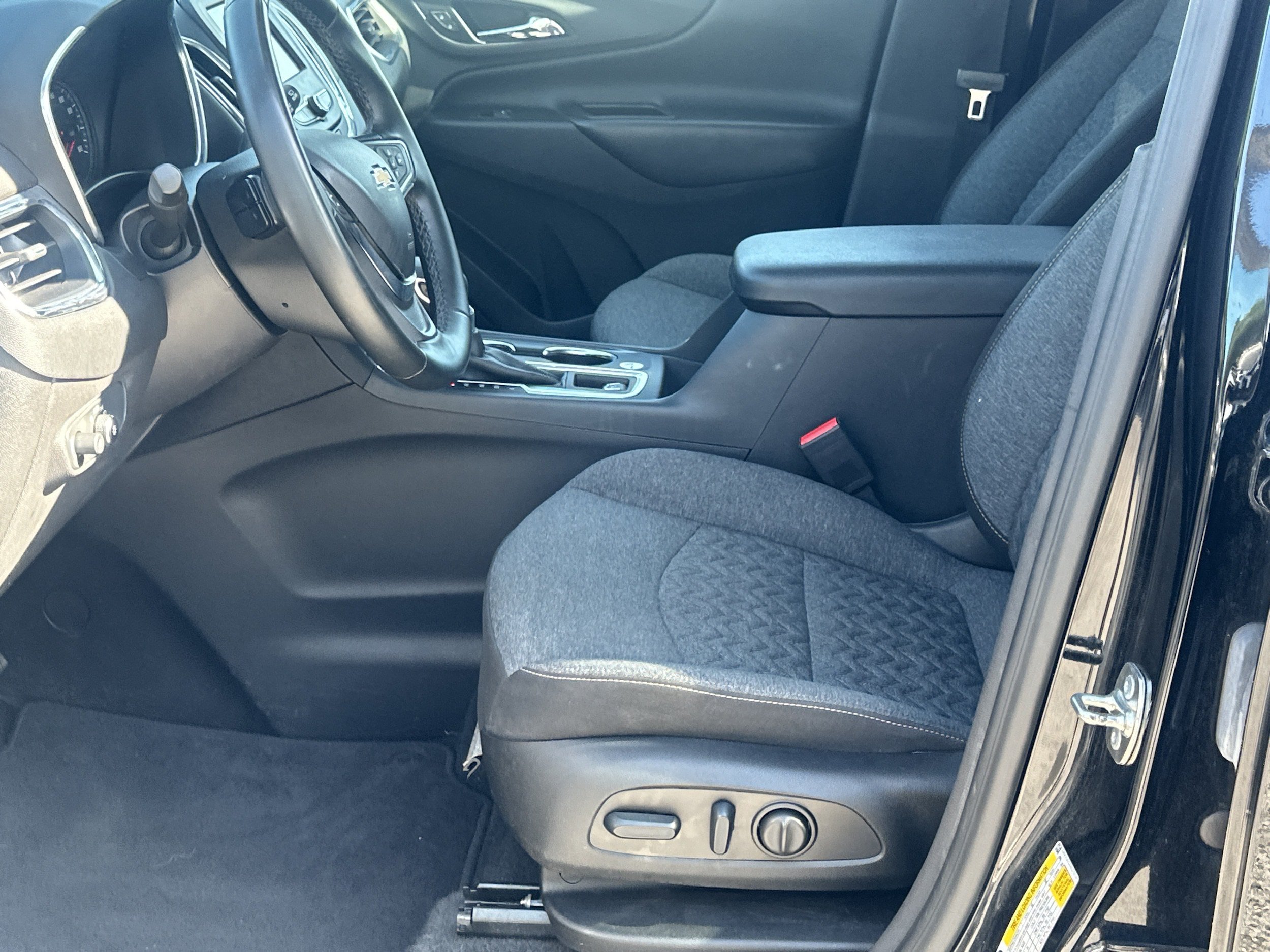 Used 2024 Chevrolet Equinox LT AWD/4WD image 9