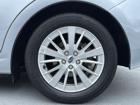 Used 2018 Subaru Impreza 2.0i Premium image 12