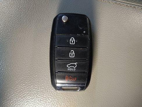 Used 2020 Kia Sportage LX FWD image 32