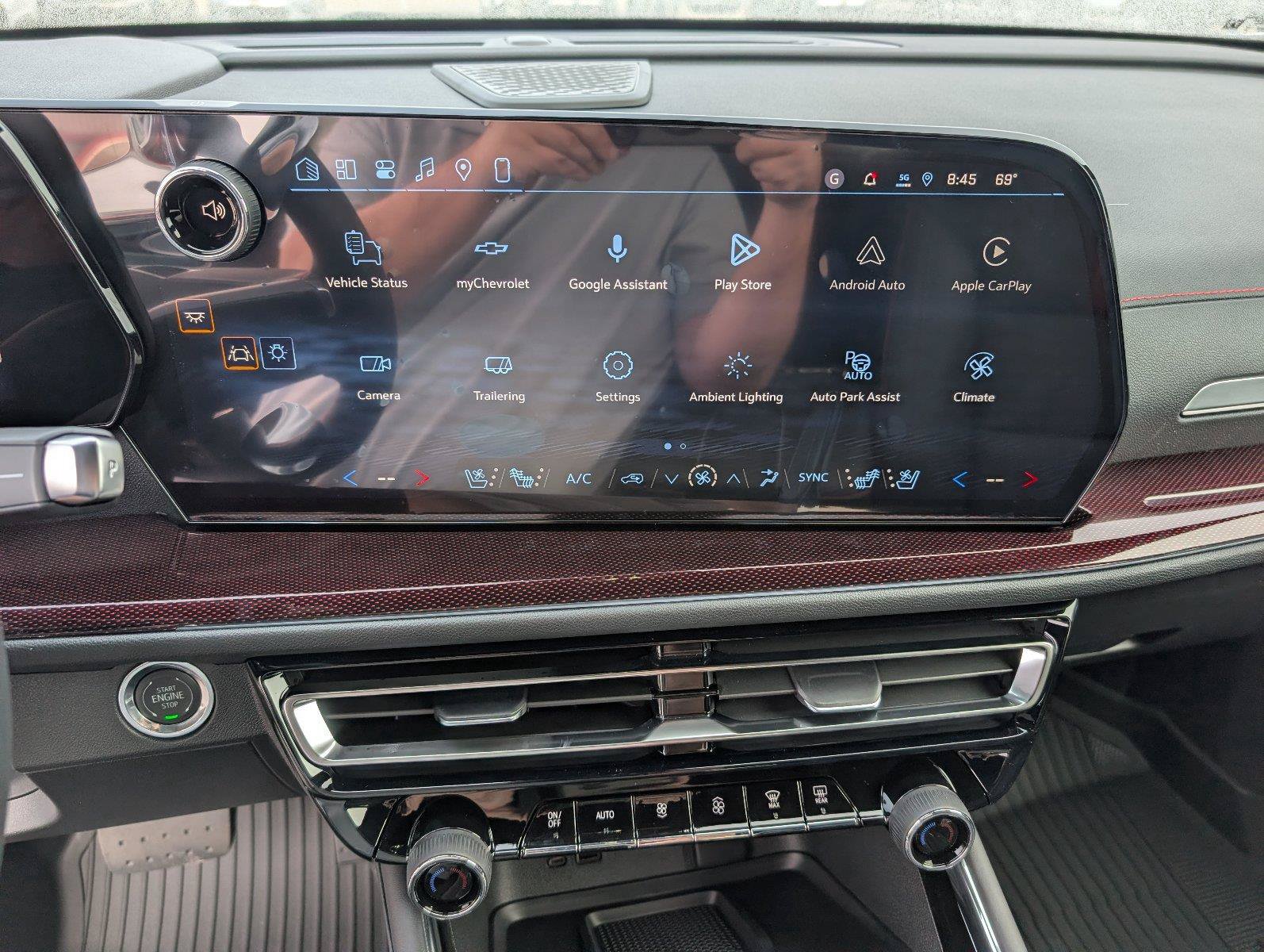 New 2027 Chevrolet Traverse RS w/ LPO, Floor Liner Package FWD image 16