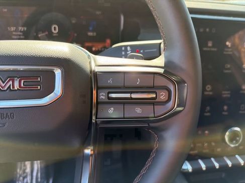 Used 2024 GMC Acadia AT4 w/ Luxury Package image 25