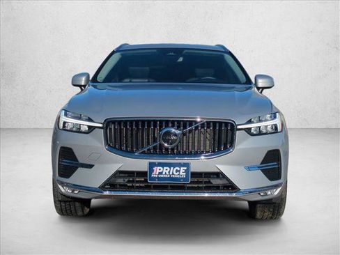 Used 2022 Volvo XC60 B5 Inscription w/ Advanced Package image 2