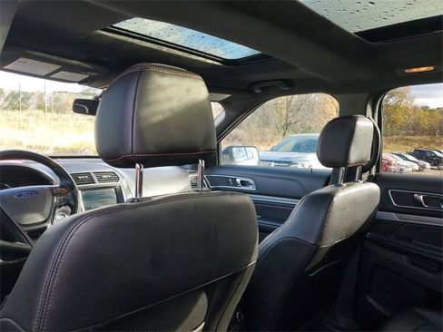 Used 2017 Ford Explorer Sport image 10
