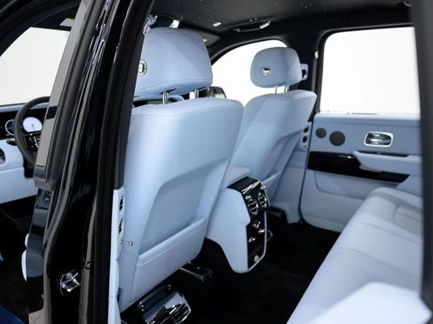 Used 2025 Rolls-Royce Cullinan AWD/4WD image 41