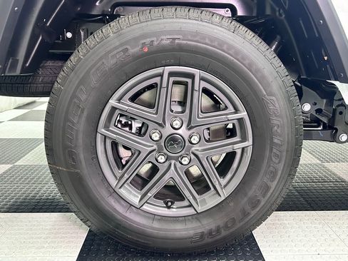 New 2025 Jeep Gladiator Sport image 10