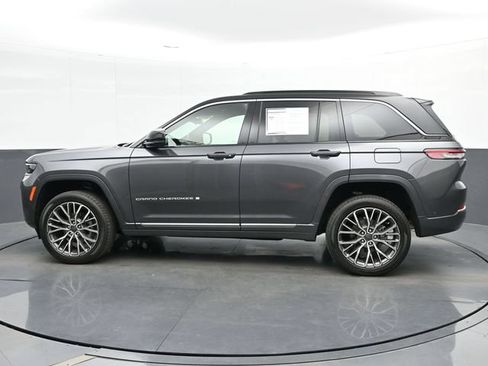 Used 2026 Jeep Grand Cherokee Summit AWD/4WD image 5