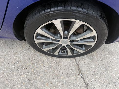 Used 2019 Hyundai Elantra GT FWD image 10