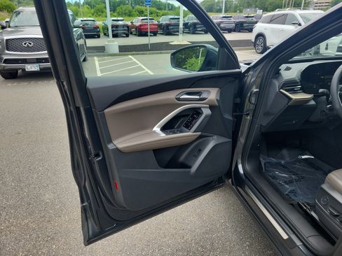 Used 2025 Audi Q5 Premium w/ Convenience Package AWD/4WD image 17