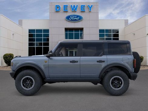 New 2025 Ford Bronco Badlands image 3