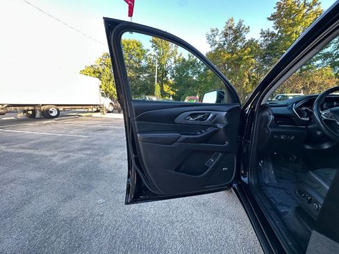 Used 2021 Chevrolet Traverse Premier image 15