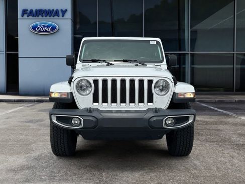 Used 2018 Jeep Wrangler Unlimited Sahara AWD/4WD image 3