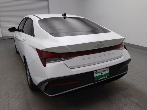 Used 2025 Hyundai Elantra SE FWD image 6
