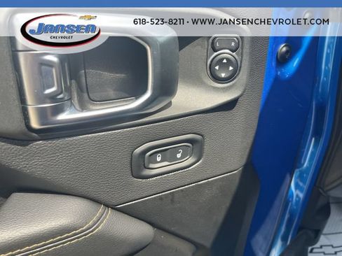 Used 2022 Jeep Wrangler Unlimited Sahara AWD/4WD image 22