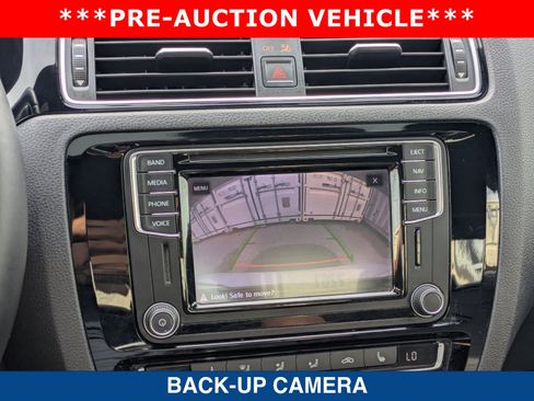 Used 2017 Volkswagen Jetta GLI FWD image 31