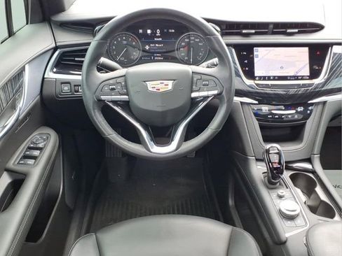 Used 2024 Cadillac XT6 Premium Luxury w/ Technology Package AWD/4WD image 4