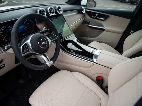Used 2026 Mercedes-Benz GLC 300 4MATIC image 10