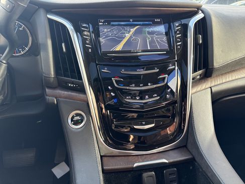Used 2020 Cadillac Escalade Premium Luxury w/ LPO, Radiant Package image 30