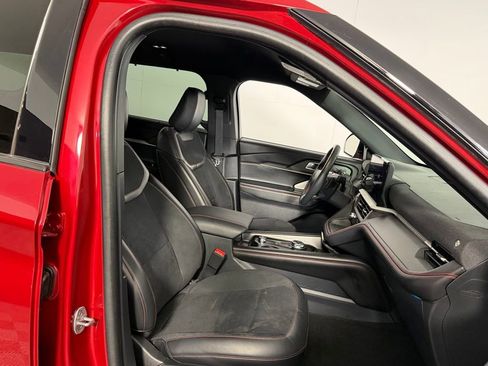 Used 2025 Ford Explorer ST image 26