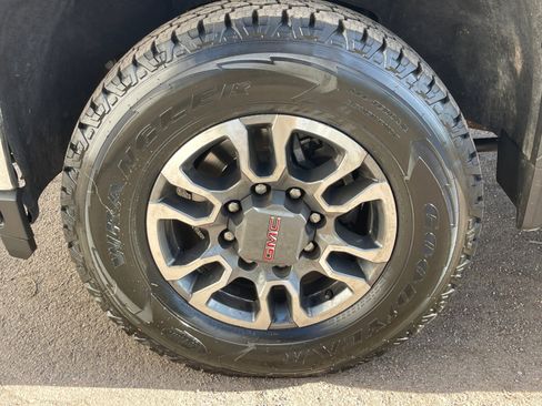 Used 2023 GMC Sierra 3500 SLT w/ SLT Premium Package image 26