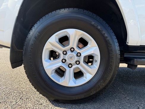 Used 2020 Toyota 4Runner SR5 Premium w/ Moonroof Package AWD/4WD image 29