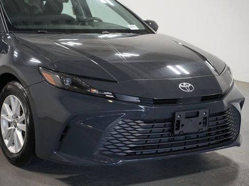 Used 2025 Toyota Camry LE FWD image 4