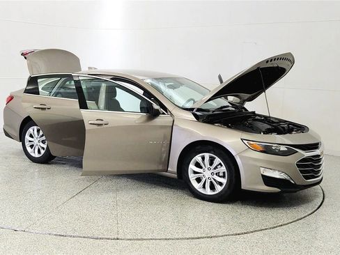 Used 2022 Chevrolet Malibu LT image 9