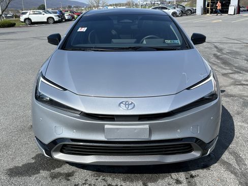 Used 2024 Toyota Prius XLE image 9