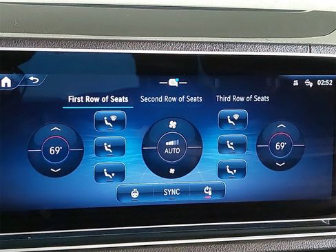 Used 2024 Mercedes-Benz GLS 450 4MATIC image 34