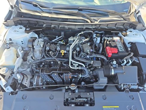 Used 2024 Nissan Altima 2.5 SR image 18