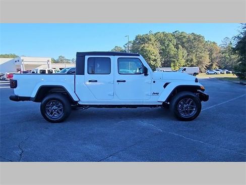 New 2026 Jeep Gladiator Sport image 37