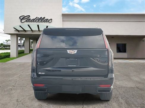 Used 2023 Cadillac Escalade ESV Sport w/ Touring Package image 4