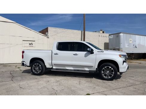 Used 2023 Chevrolet Silverado 1500 High Country w/ Z71 Off-Road Package image 4