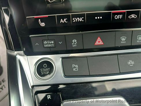 Used 2022 Audi e-tron Premium image 17