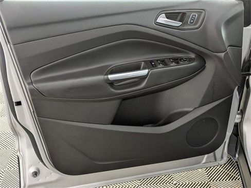 Used 2018 Ford Escape SE w/ SE Sport Appearance Package image 14