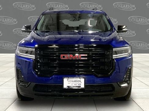 Used 2023 GMC Acadia SLE w/ Driver Convenience Package image 2