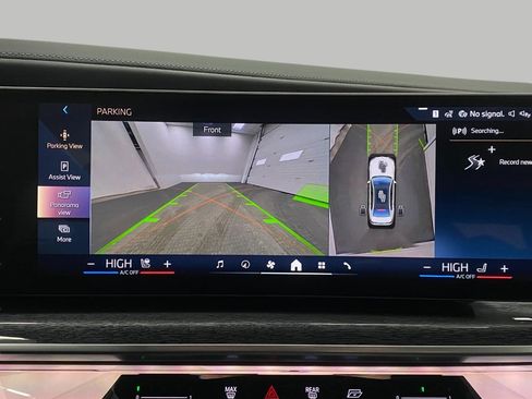 Certified 2025 BMW 760i xDrive w/ Executive Package image 25