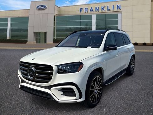 Used 2024 Mercedes-Benz GLS 450 4MATIC image 3