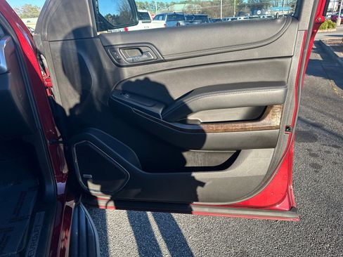 Used 2019 Chevrolet Tahoe LT image 14