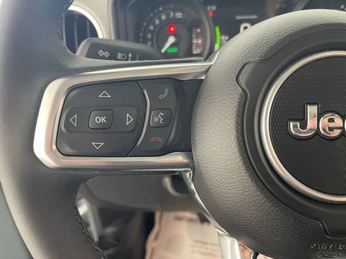 Used 2025 Jeep Wrangler Unlimited Sahara AWD/4WD image 36
