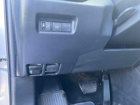 Certified 2022 Toyota RAV4 LE AWD/4WD image 24