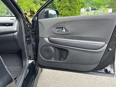 Used 2019 Honda HR-V Sport image 22