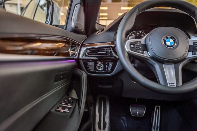 Used 2019 BMW 540i w/ M Sport Package RWD image 26