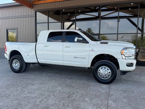Used 2022 RAM 3500 Limited AWD/4WD image 11