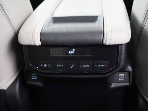 Used 2025 Toyota Grand Highlander AWD Hybrid image 17